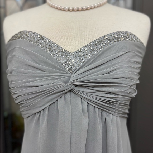 David’s Bridal Gray Empire Strapless Beaded Bodice Chiffon Gown Size 10 - Picture 4 of 12